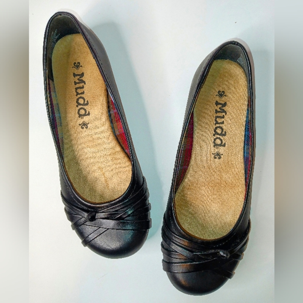 Mudd Women's Black Flats